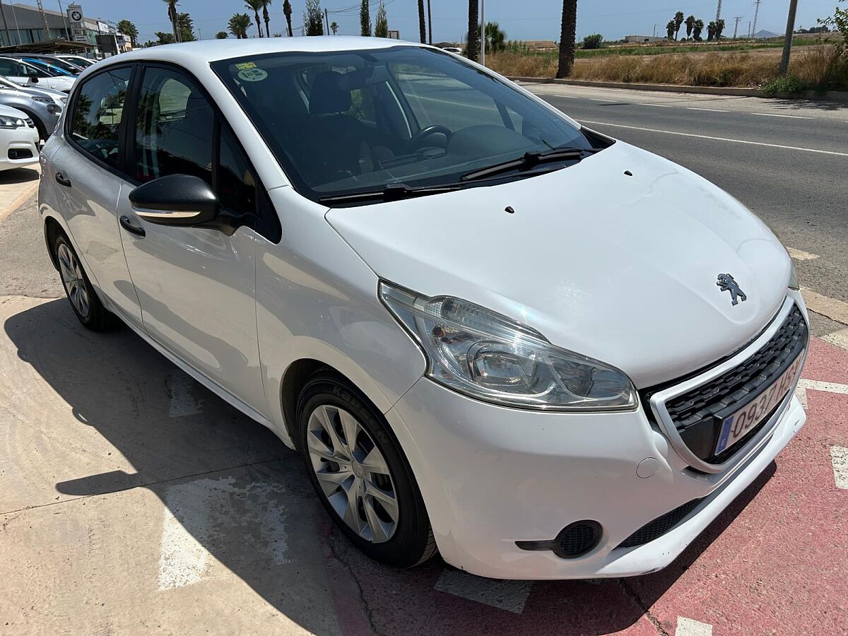 PEUGEOT 208 ACTIVE 1.4 HDI MANUAL SPANISH LHD IN SPAIN 142000 MILES SUPERB 2013
